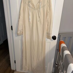 Elegant Cream Nightgown